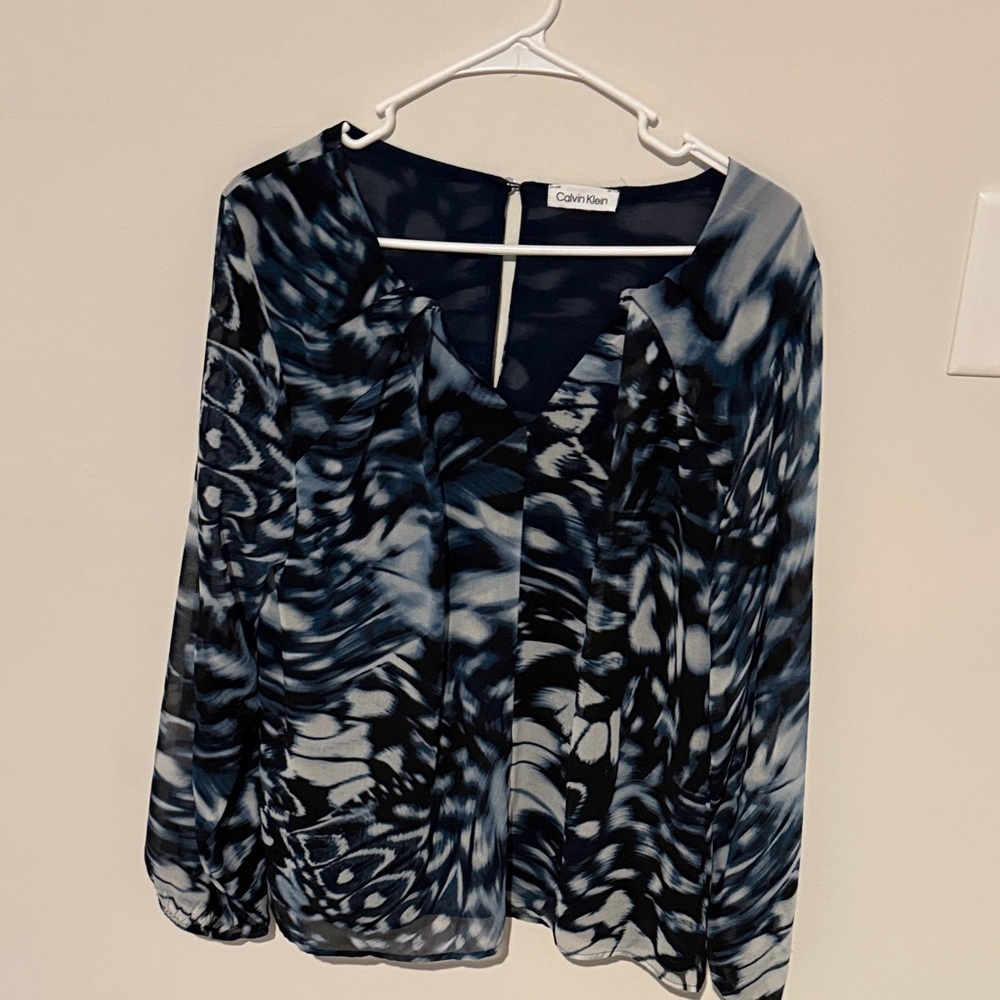 Calvin Klein Women's Navy Abstract Blouse